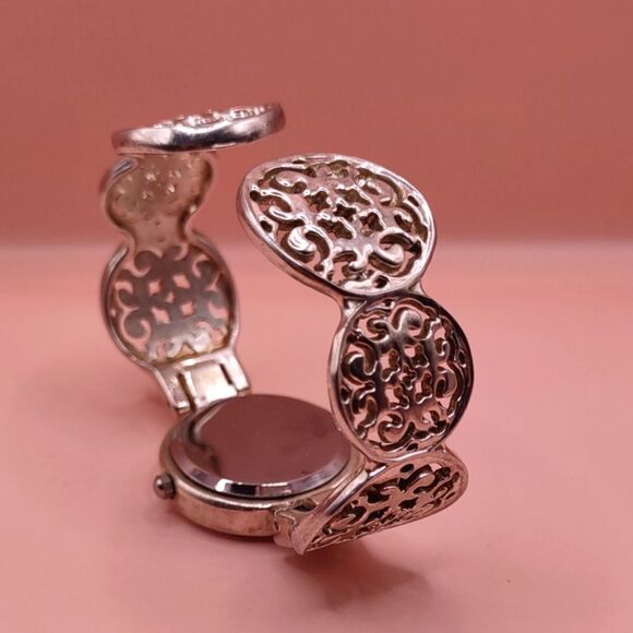 Vintage Geneva Silver Cut-Out Boho Ladies Watch - Picture 4 of 6